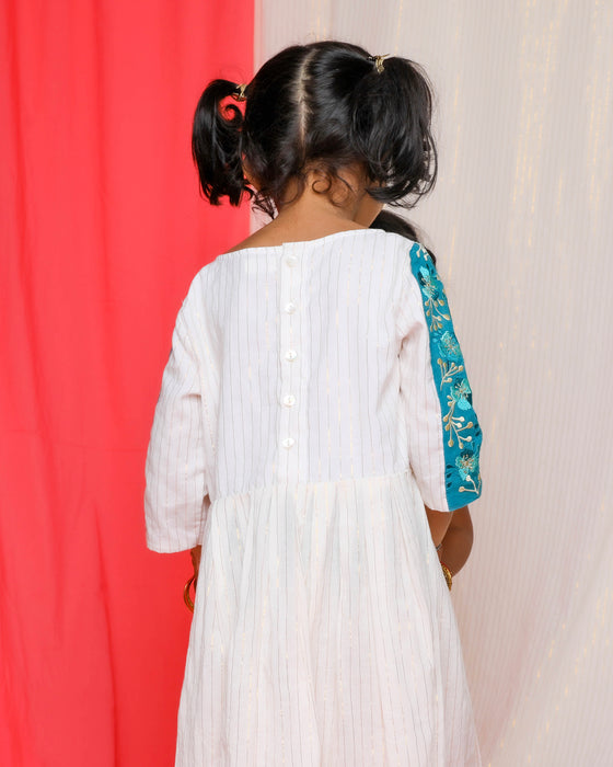 Juui Embroidered Kurta With Trousers for Kids